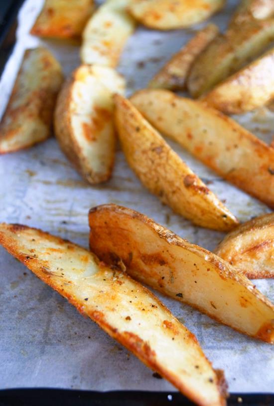 Garlic Parmesan Potato Wedges with Dipping Sauce